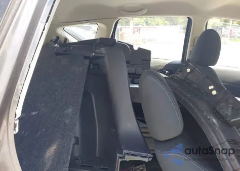 2016 Nissan Versa Note S (Sr)/S Plus/Sl/Sr/Sv z USA, uszkodzony, nr VIN 3N1CE2CP8GL350821